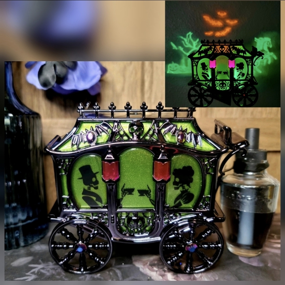 Bath & Body Works Creepy Haunted Carriage Wallflower Plug HALLOWEEN